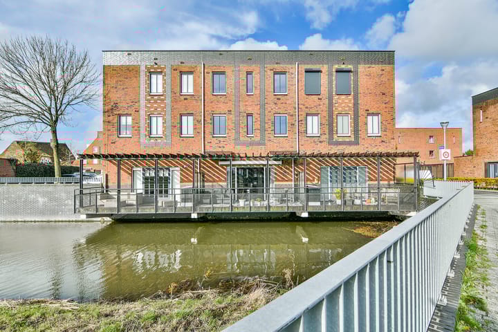 Photo 32 of Foxtrot 2