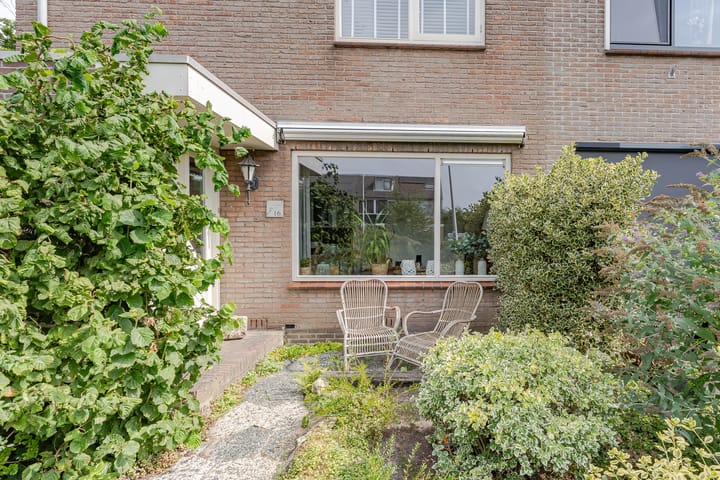 Foto 2 van Weegbree 16