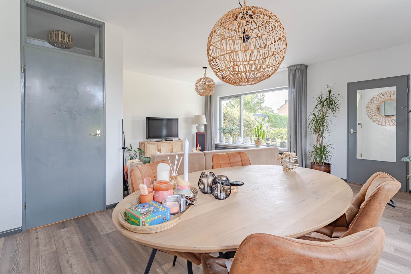 Foto 4 van Weegbree 16