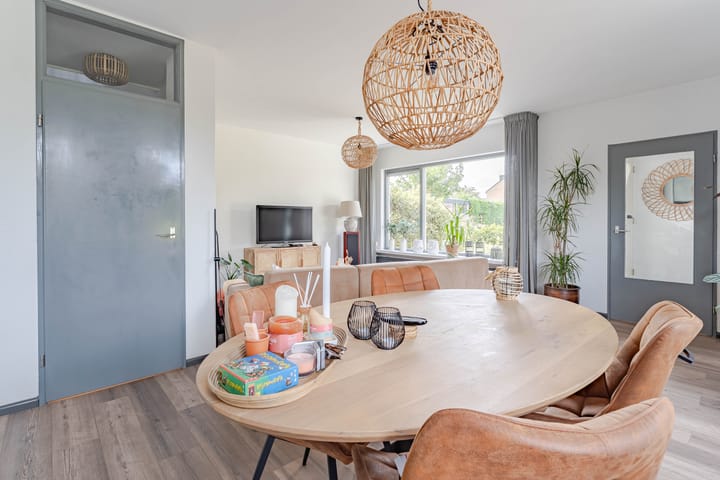 Foto 4 van Weegbree 16