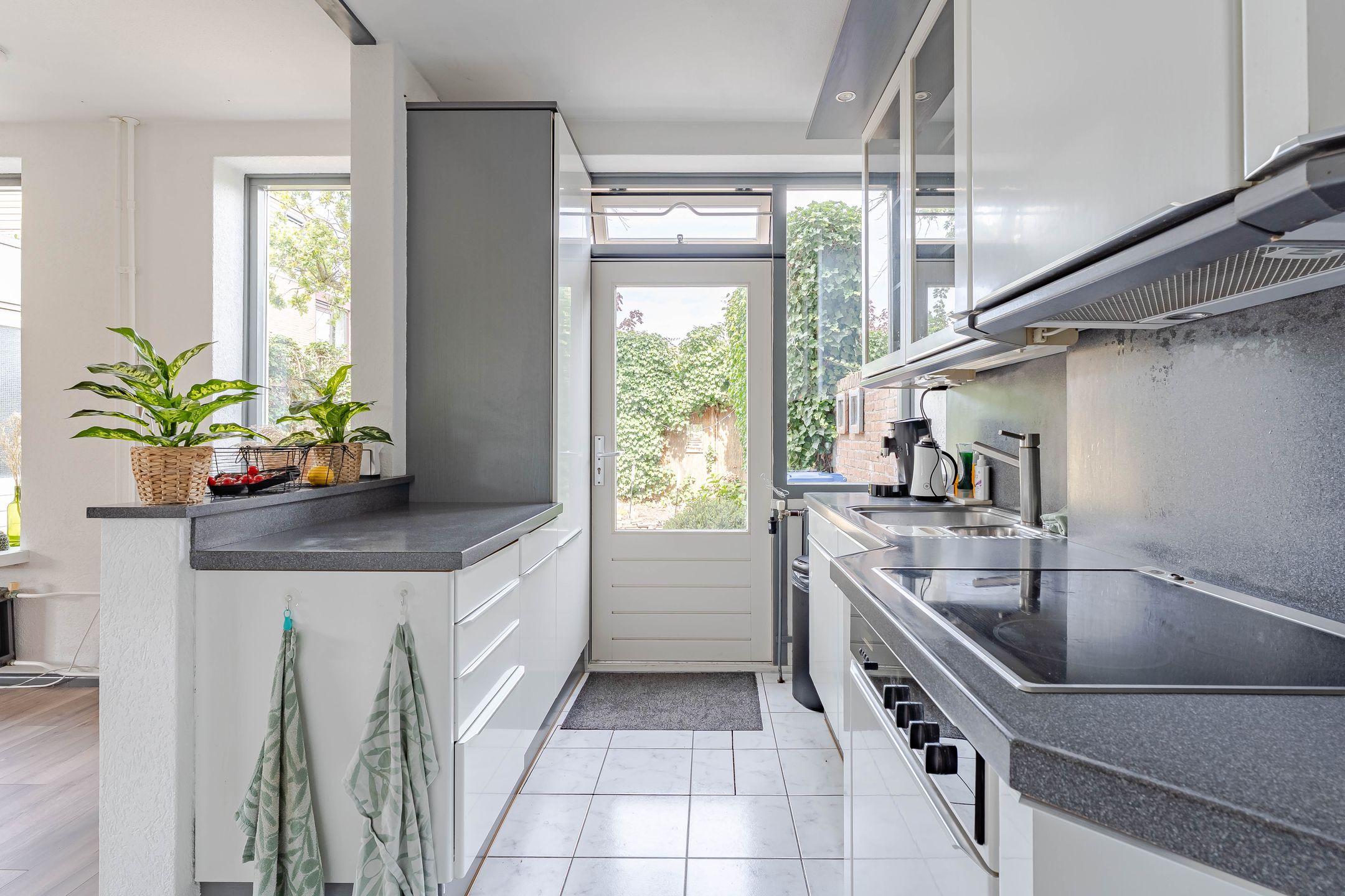 Foto 6 van Weegbree 16