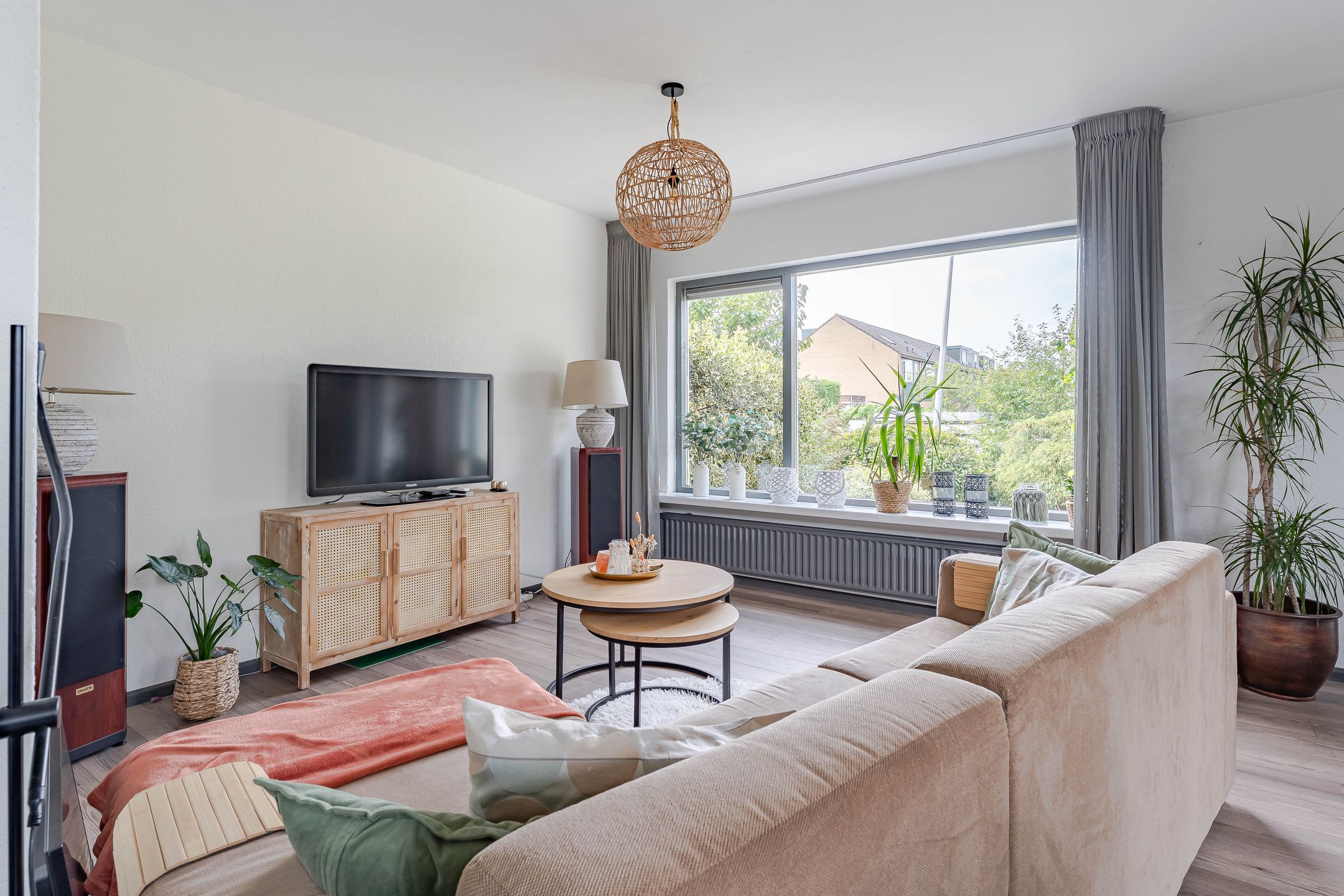 Foto 3 van Weegbree 16