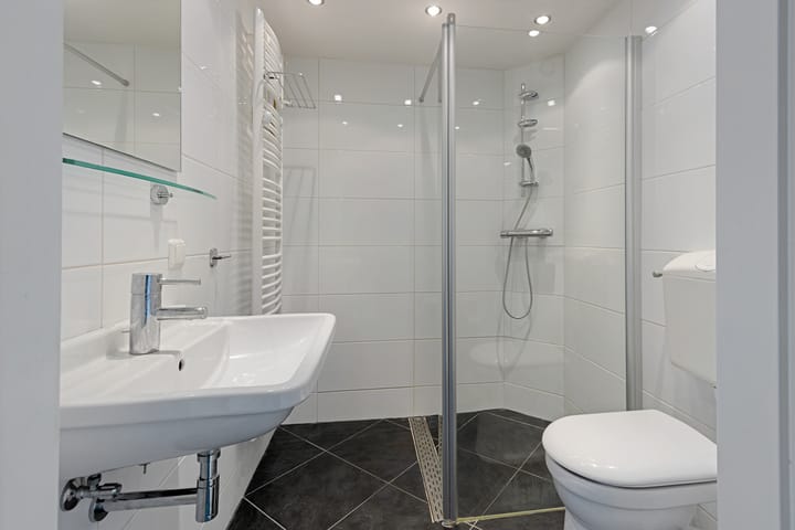 Photo 28 of Molefinne 53