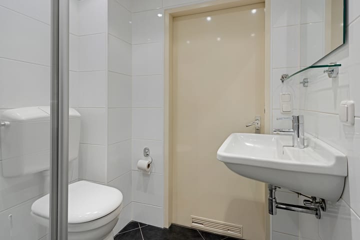 Photo 29 of Molefinne 53