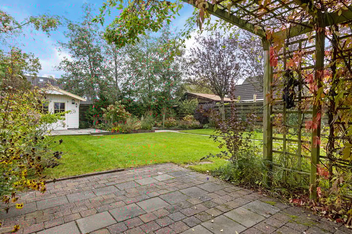 Photo 38 of Molefinne 53