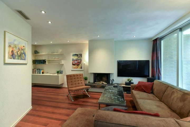 Foto 9 van Debussystraat 20