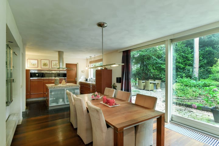 Foto 12 van Debussystraat 20