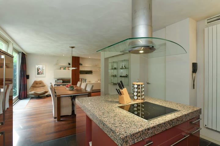 Foto 14 van Debussystraat 20