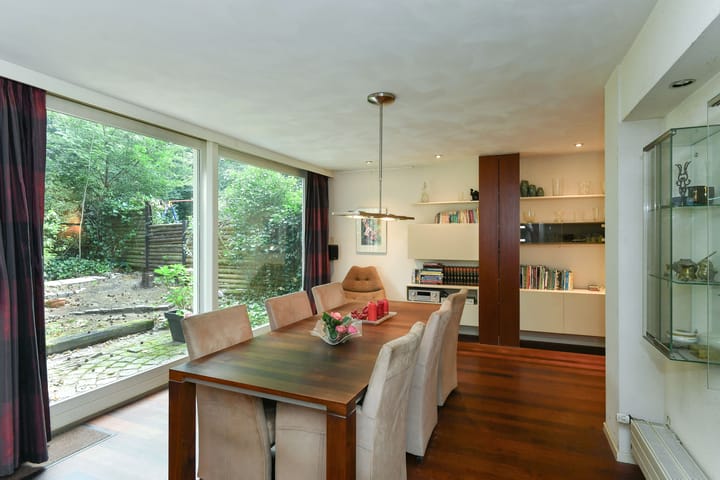 Foto 15 van Debussystraat 20