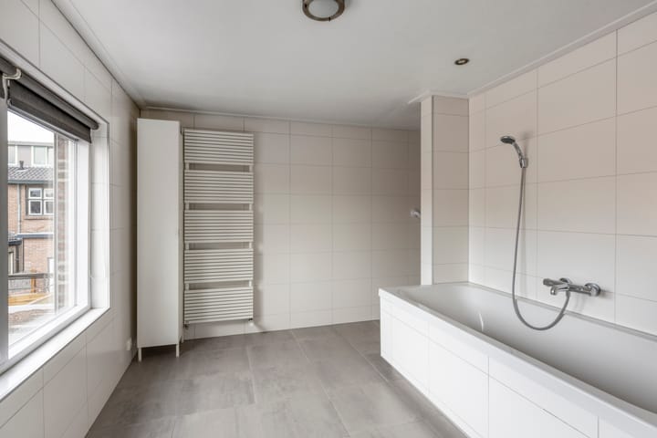 Photo 10 of Marijkestraat 1