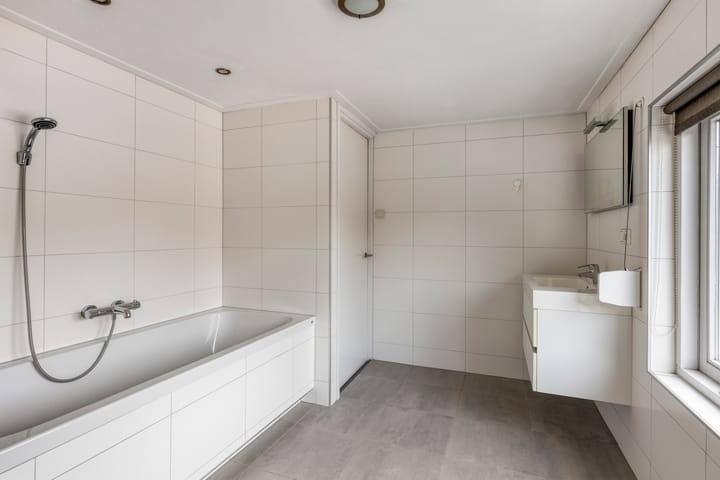 Photo 11 of Marijkestraat 1