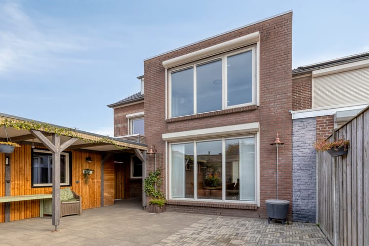 Photo 21 of Marijkestraat 1