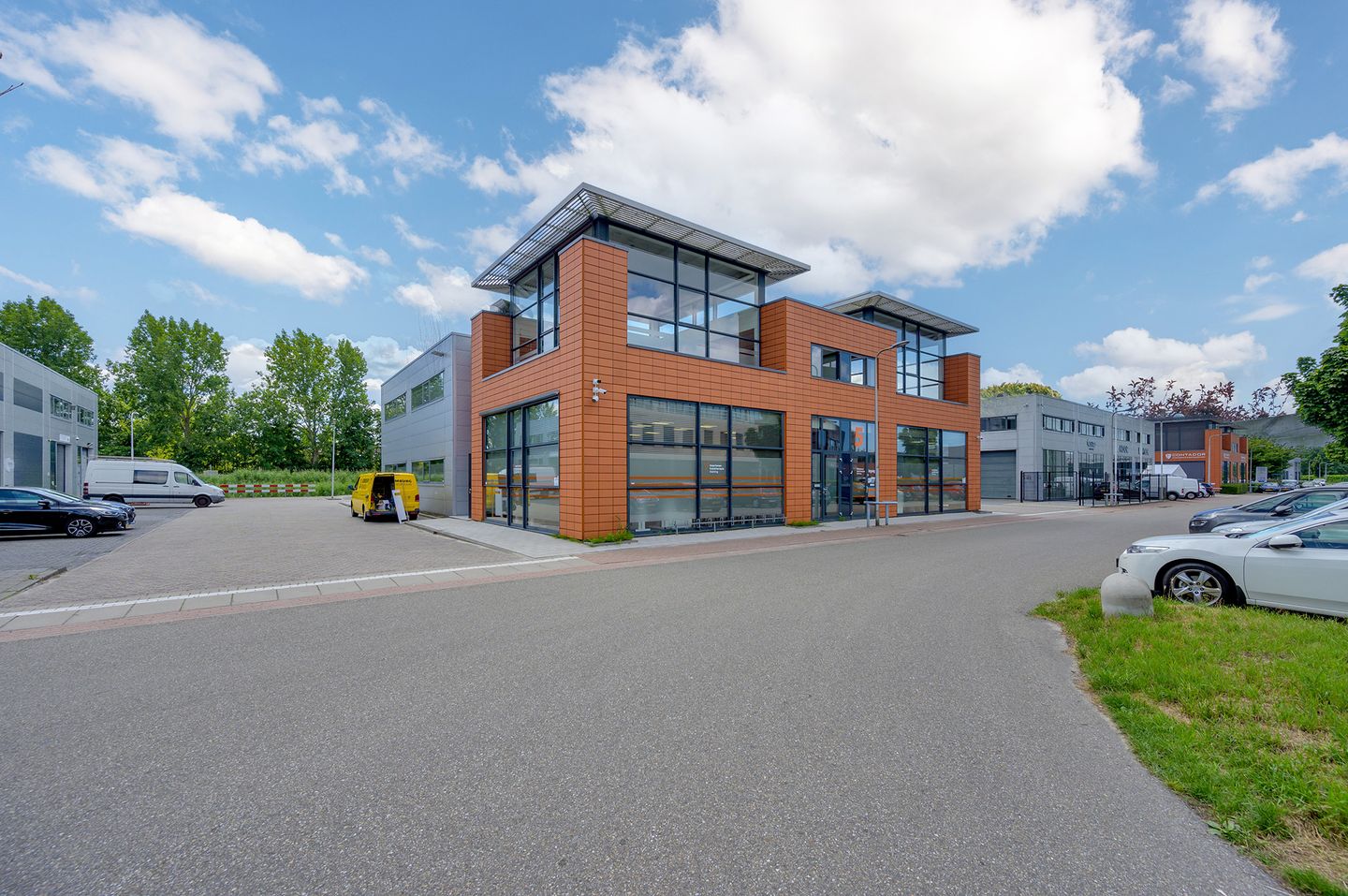 View photo 3 of Leeghwaterstraat 7