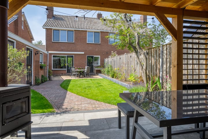 Photo 2 of Meeuwenlaan 57