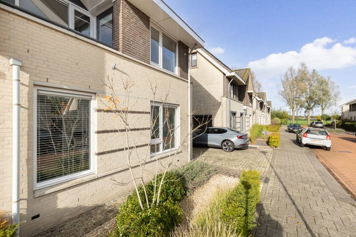 Foto 6 van Hermelijnhage 19