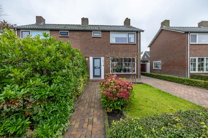 Photo 2 of Rheastraat 4