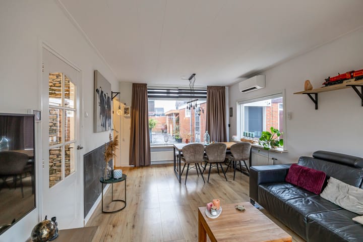 Foto 6 van Rheastraat 4