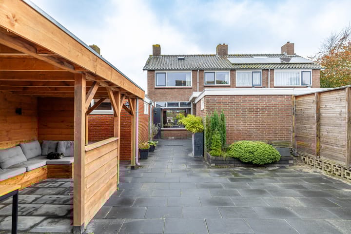 Foto 32 van Rheastraat 4