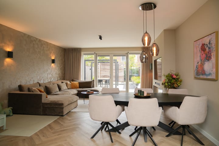 Photo 9 of Annie M.G. Schmidthof 5