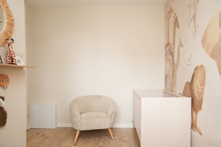 Photo 27 of Annie M.G. Schmidthof 5