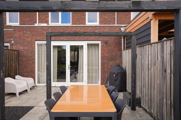 Photo 35 of Annie M.G. Schmidthof 5