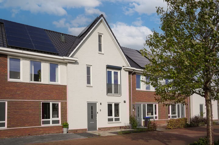 Photo 40 of Annie M.G. Schmidthof 5