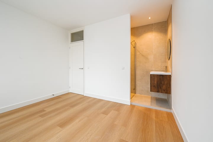 Photo 12 of Westduinweg 126-B