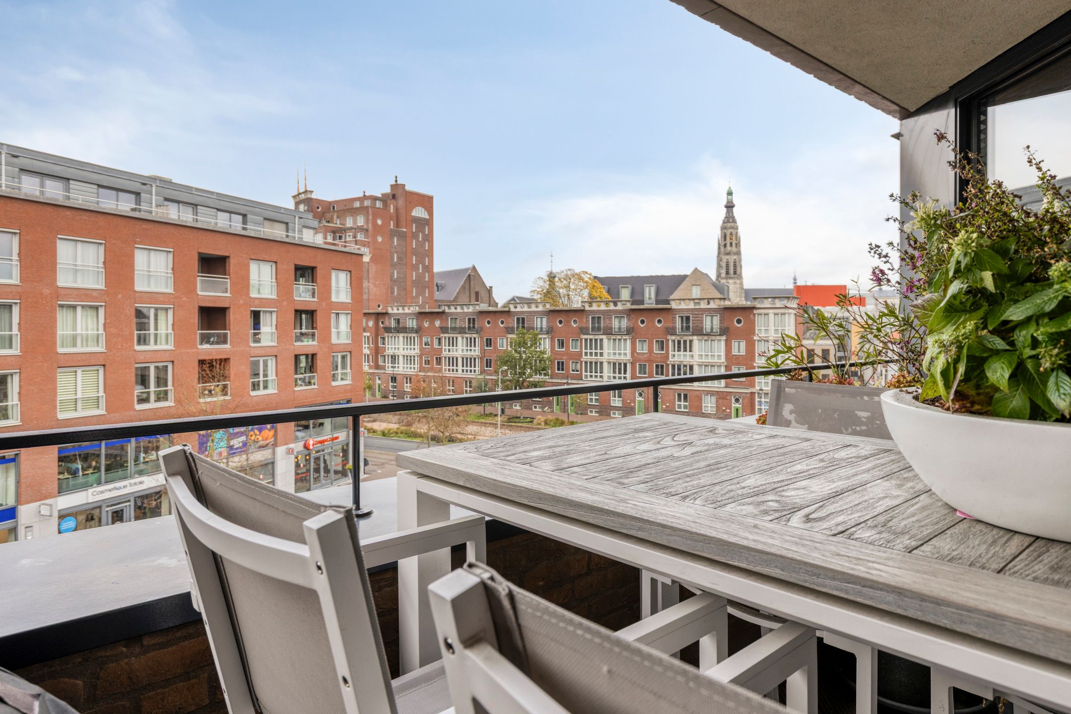 Photo 42 of Markendaalseweg 64-D23