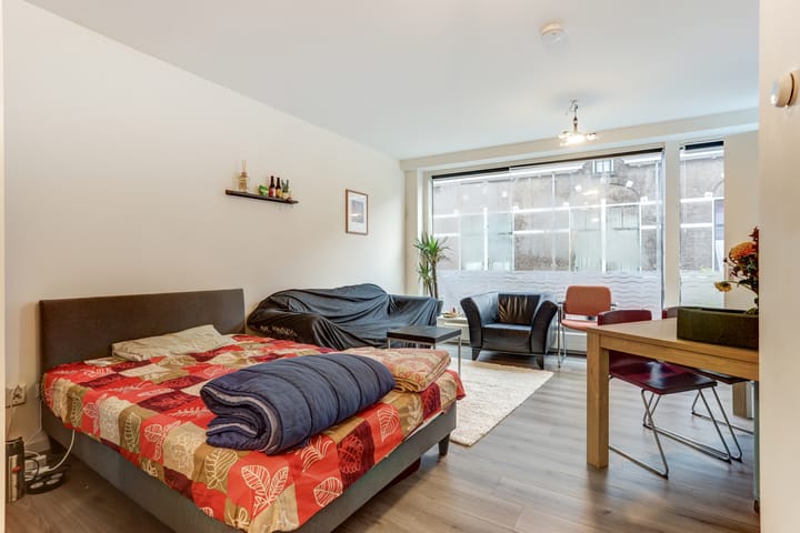 Photo 3 of Haarlemmerstraat 299-A