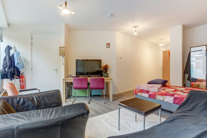 Photo 4 of Haarlemmerstraat 299-A