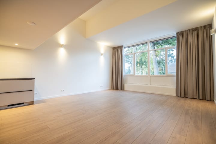 Photo 4 of Gerard Douplantsoen 33