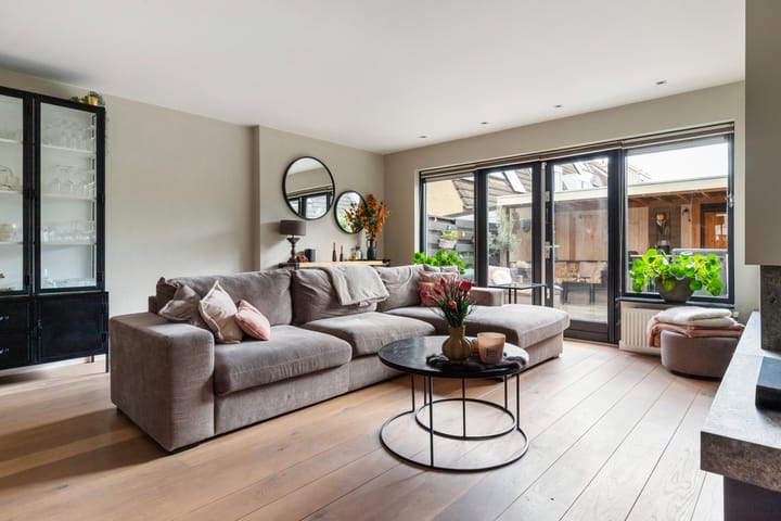 Photo 6 of Sleper 29