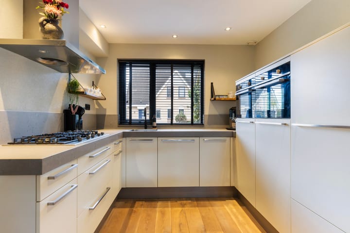 Photo 10 of Sleper 29