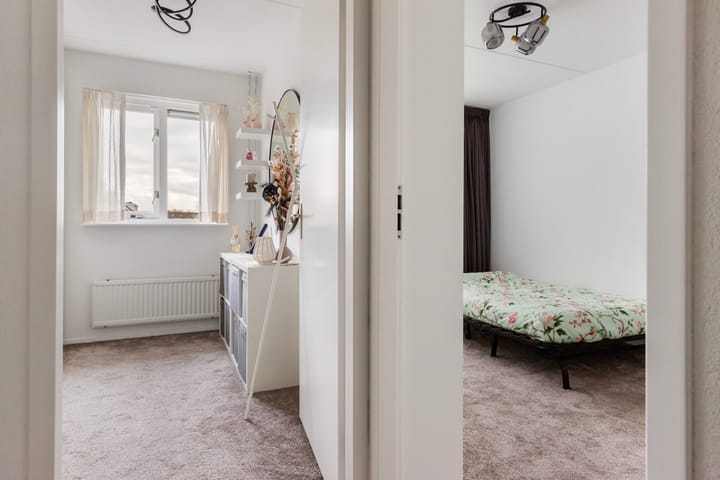 Photo 21 of Sleper 29