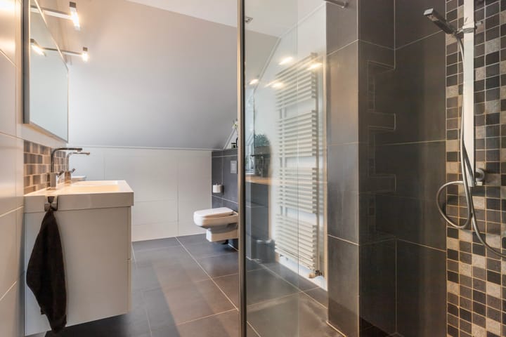 Photo 27 of Sleper 29