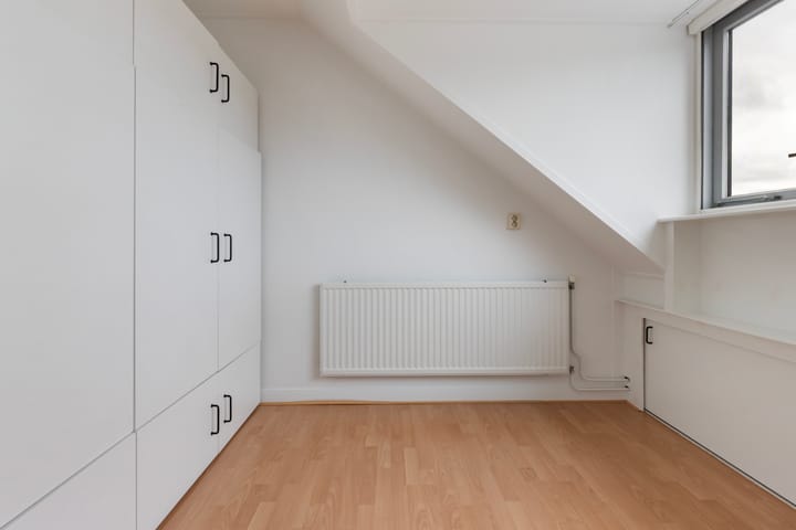 Photo 34 of Sleper 29