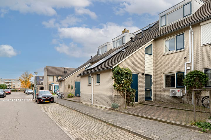 Photo 35 of Sleper 29