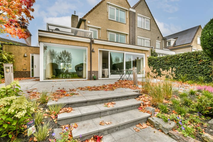 Photo 7 of Branding 14