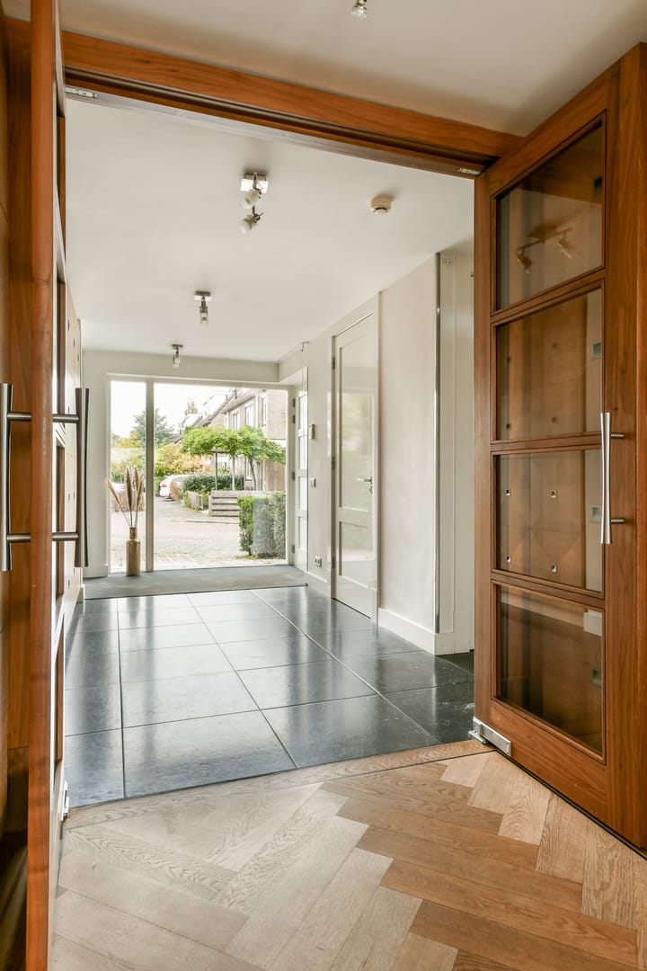 Photo 16 of Branding 14