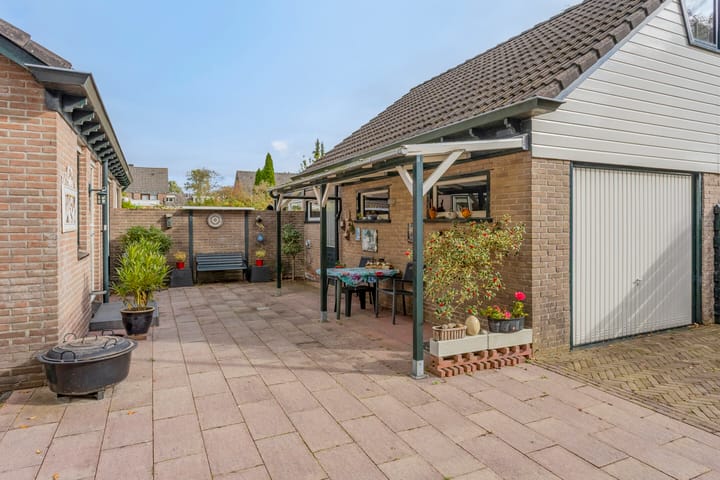 Foto 38 van Oudgenoegstraat 13