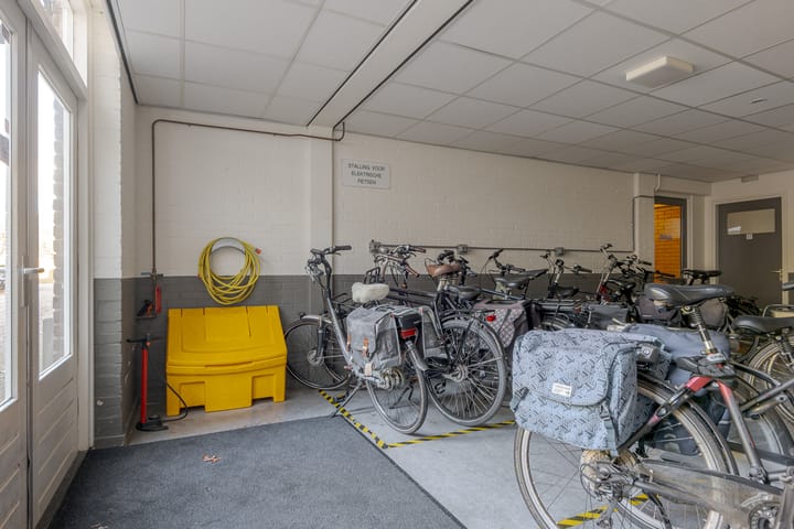 Photo 32 of Koningin Wilhelminalaan 2-A40