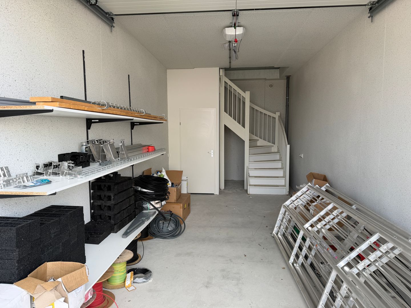 View photo 2 of Titaniumweg 196