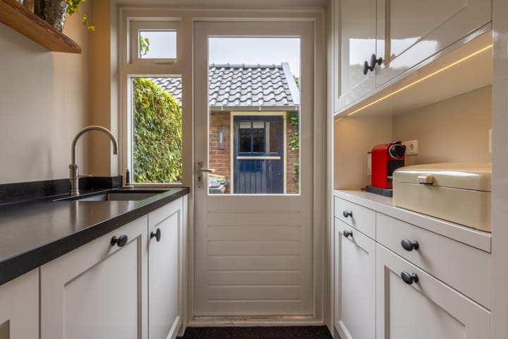 Photo 12 of Van Doetinchemstraat 7