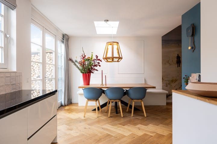 Photo 4 of Van Voorst tot Voorststraat 26