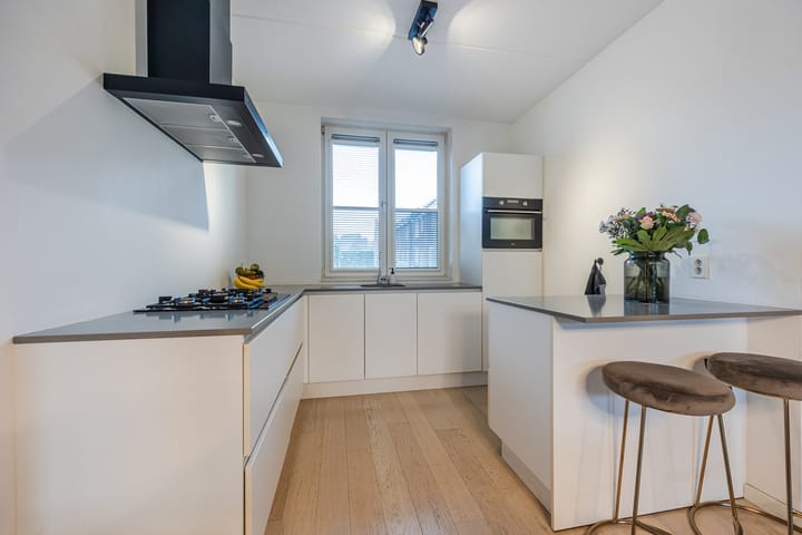 Photo 2 of Burgemeester Schoonheijtstraat 5