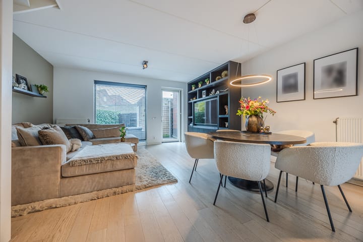 Photo 16 of Burgemeester Schoonheijtstraat 5