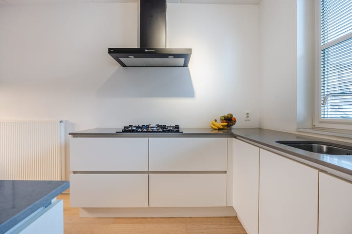 Photo 18 of Burgemeester Schoonheijtstraat 5