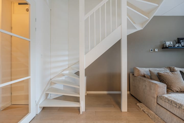 Photo 21 of Burgemeester Schoonheijtstraat 5