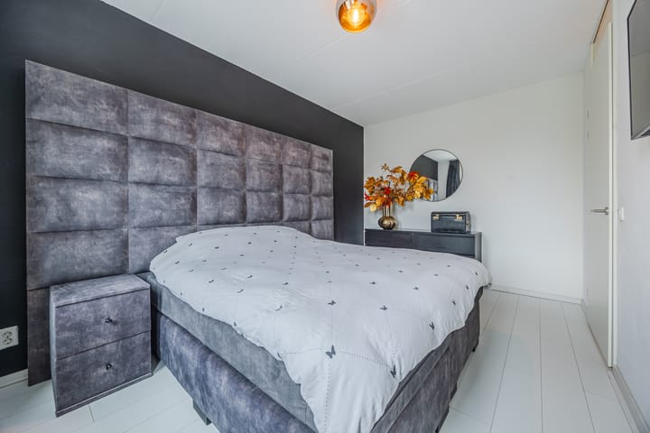 Photo 23 of Burgemeester Schoonheijtstraat 5