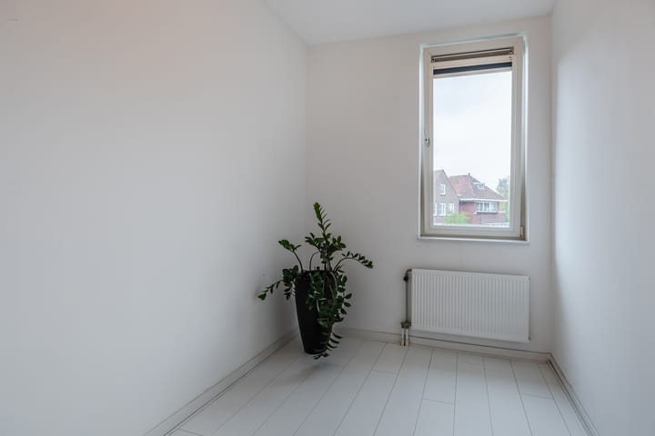 Photo 25 of Burgemeester Schoonheijtstraat 5